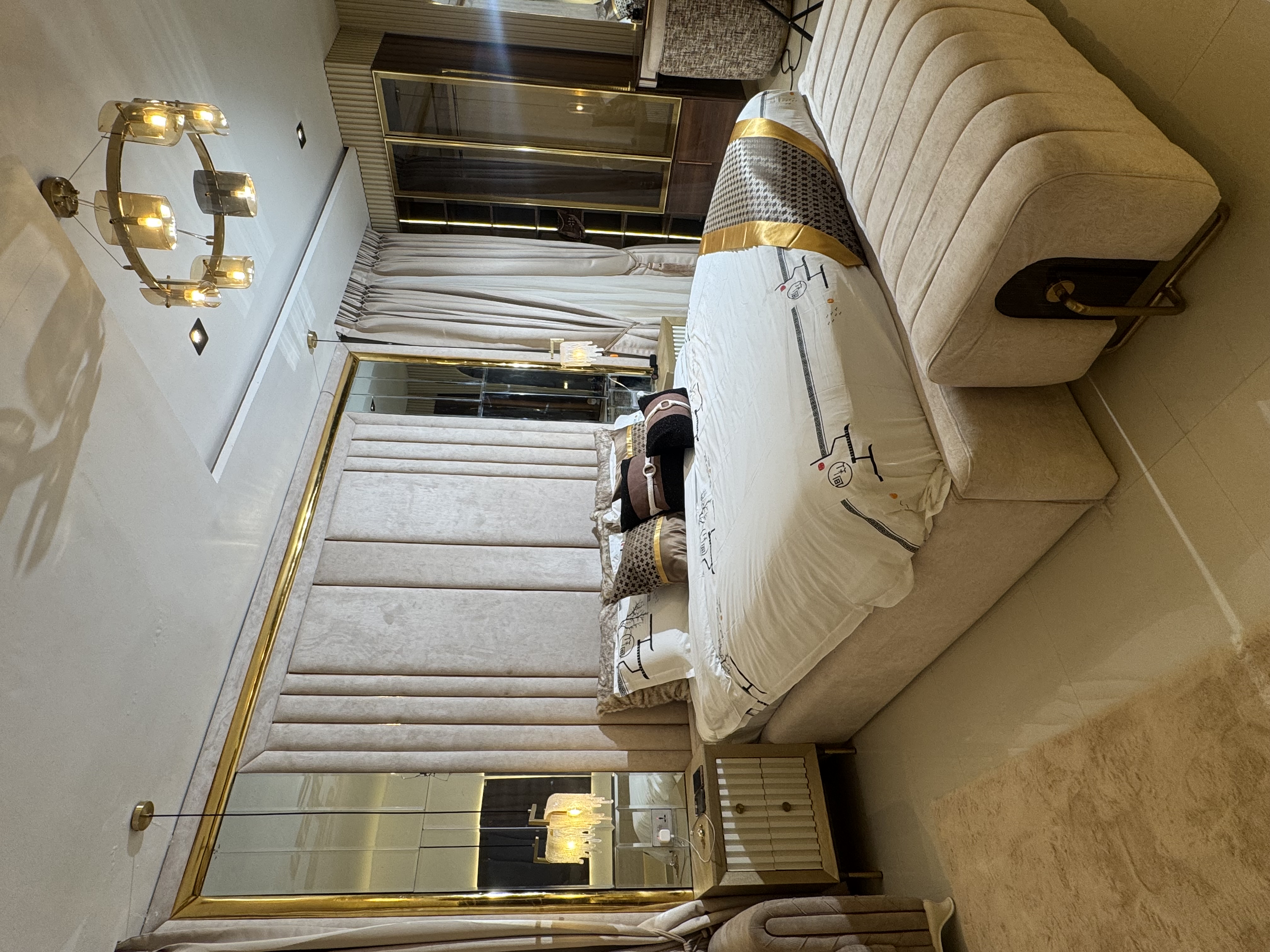 Top-Notch Luxury Beds: Redefine Your Bedroom with Goldland Furniture