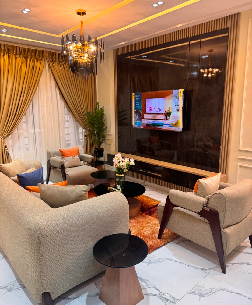 Zita Tv wall