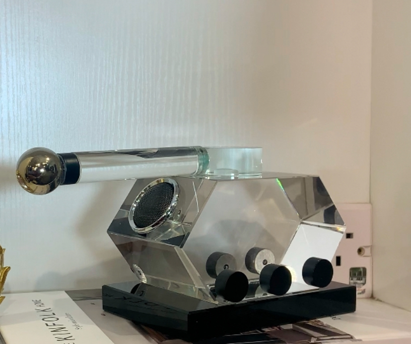 Hammer tank decor