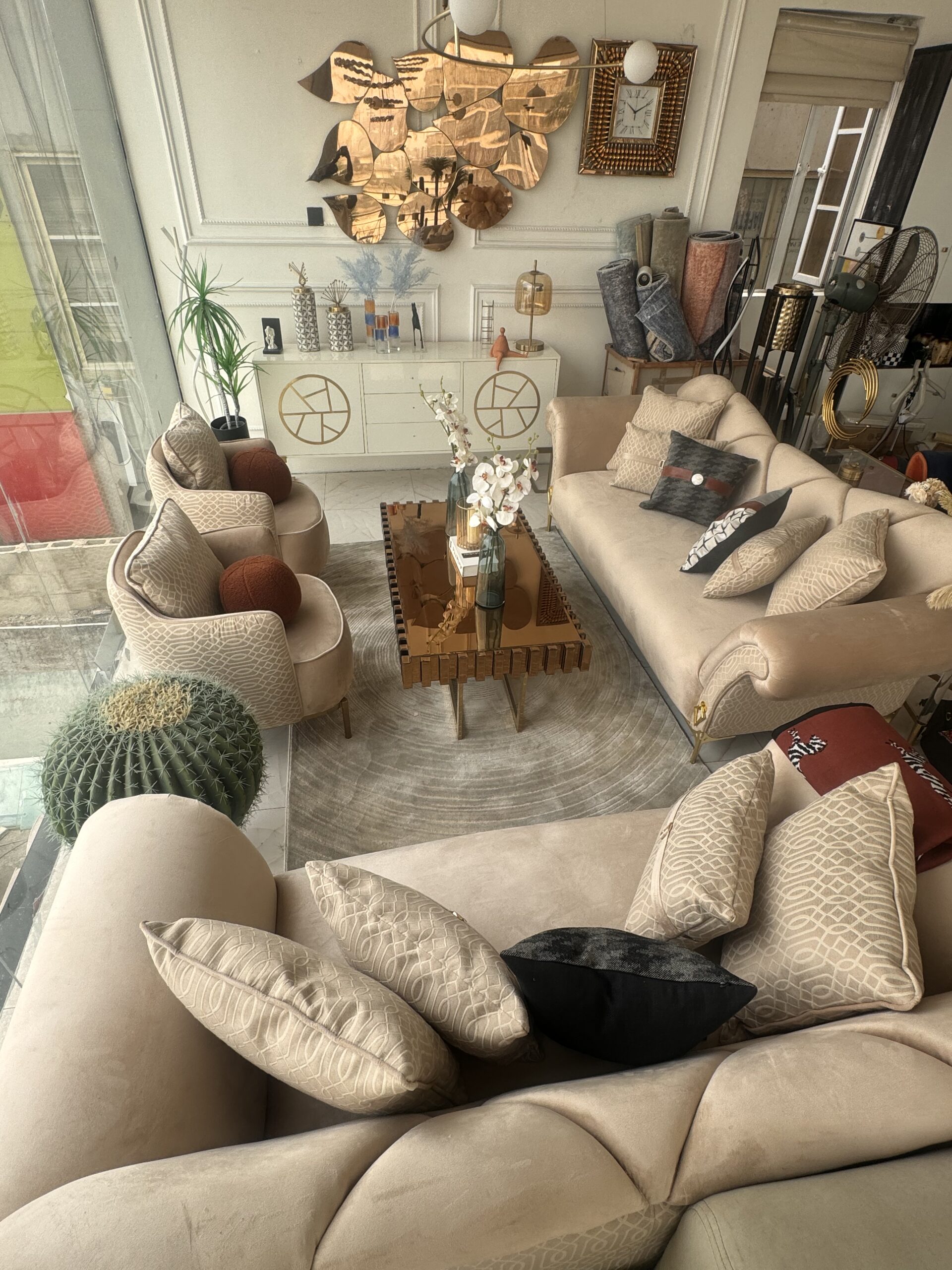 Sofas & Sectionals