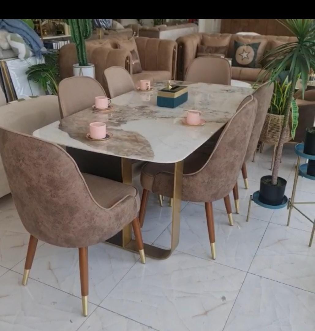 Eva’s dining table