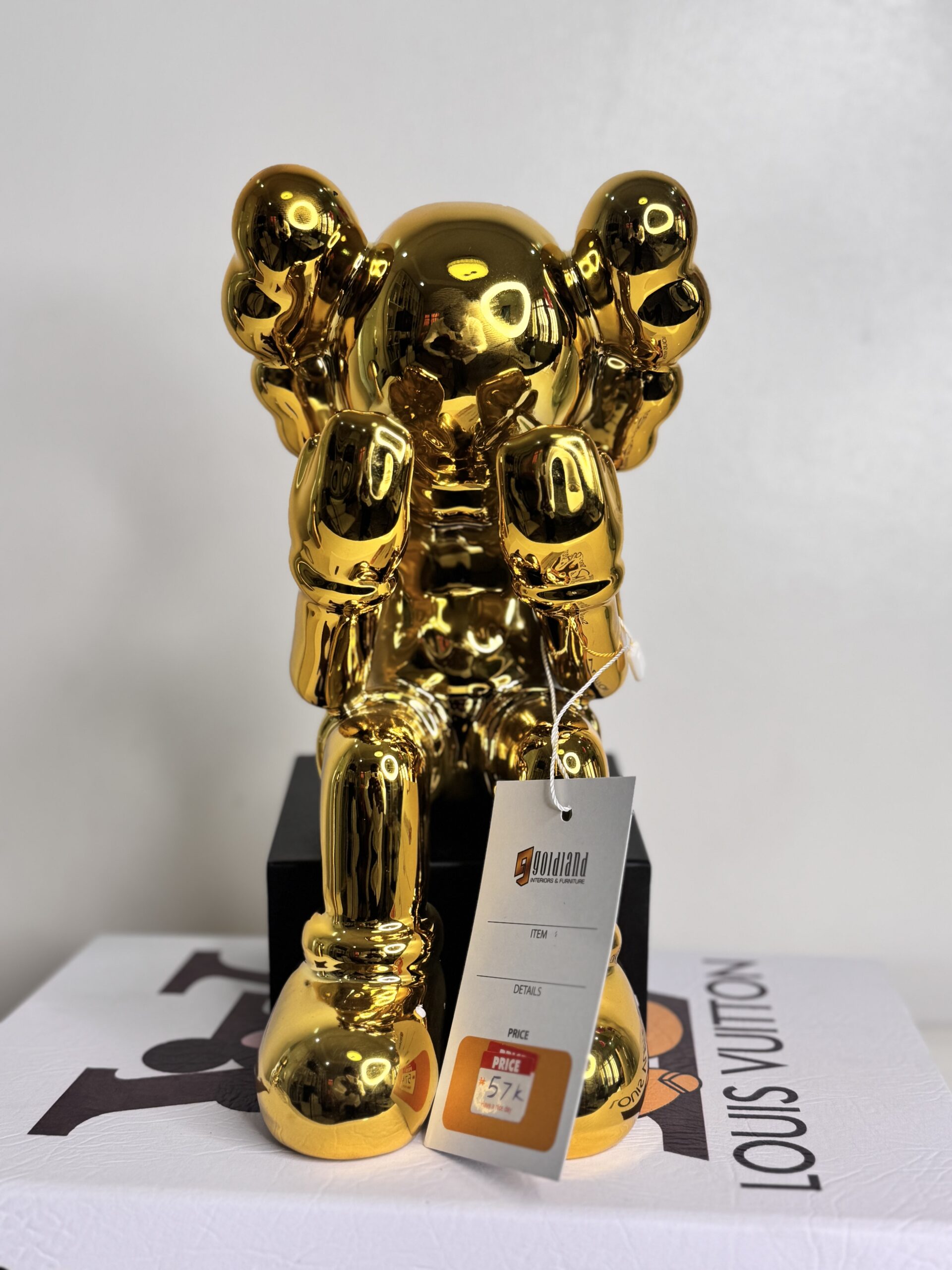 Gold kaws